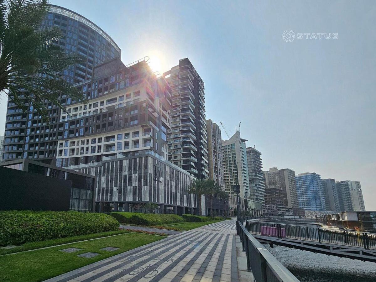 2br-bd-15ns Burj Khalifa Canal Views Apartment *